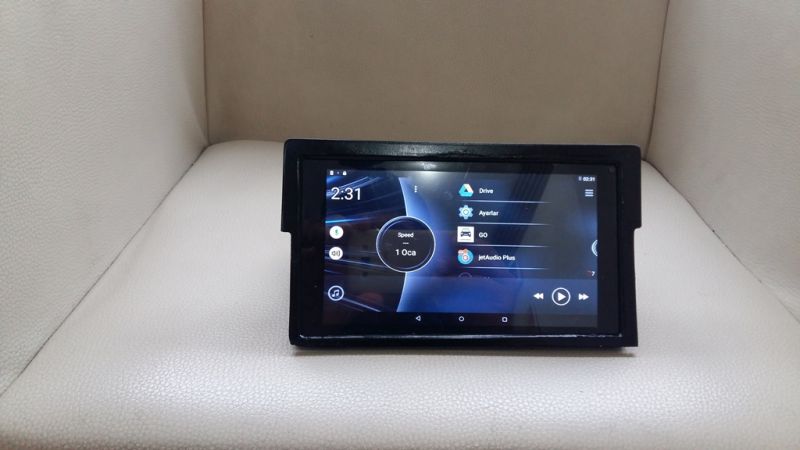  Peugeot Partner İçin Tablet Çerçevesi